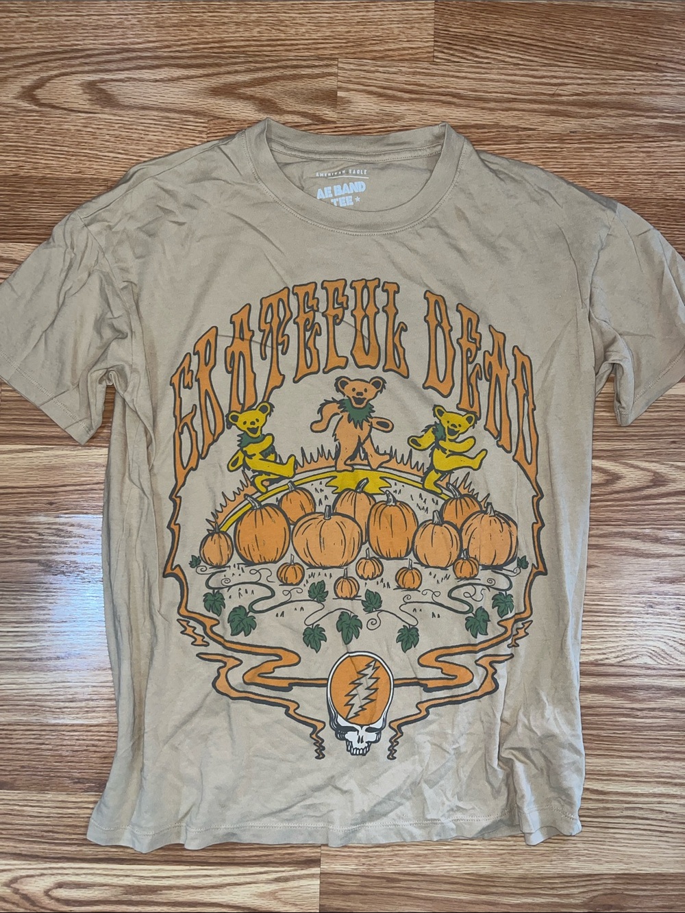 American Eagle  Tan Women’s Grateful Dead Halloween Pumpkin Graphic Tee